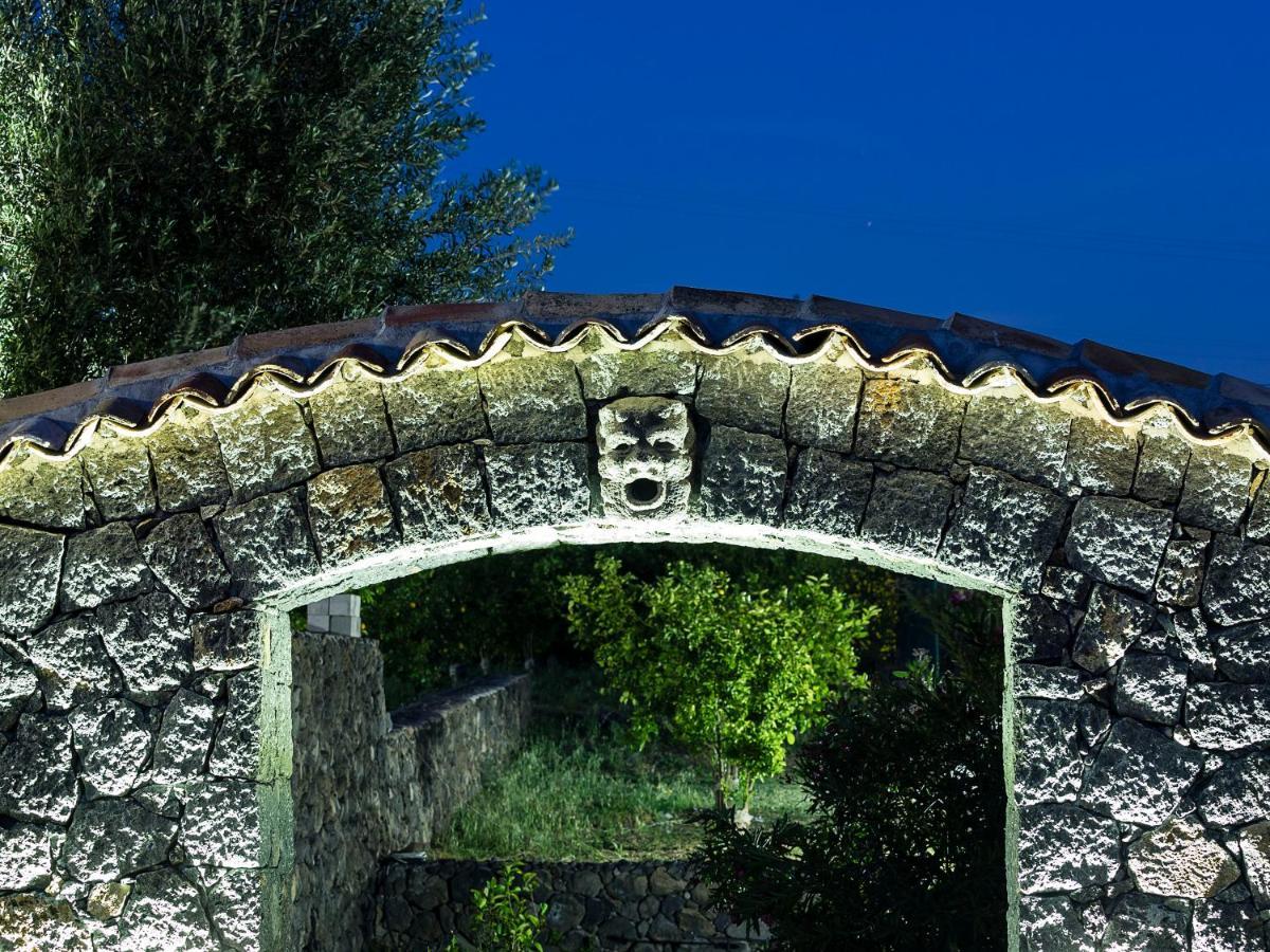 Fontana Del Cherubino Santa Maria di Licodia Kültér fotó